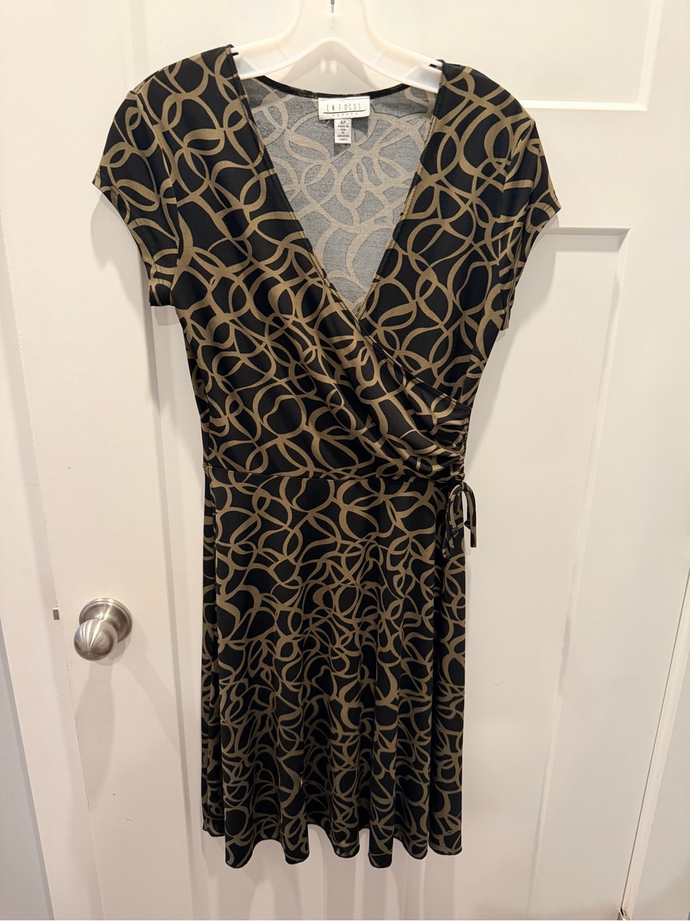 En Focus Petite Faux Wrap Dress Black Tan Geometric Print Size 6P